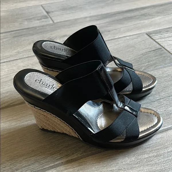 Charles David Black Platform Shoes with Modern Straps - Image 2