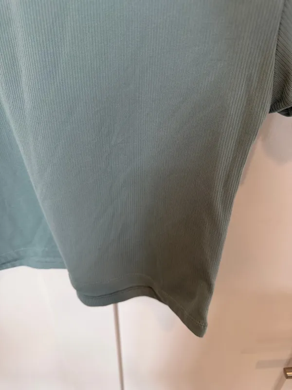 7 Diamonds Ribbed Crop Tee in Sage Blue Size M - Image 4