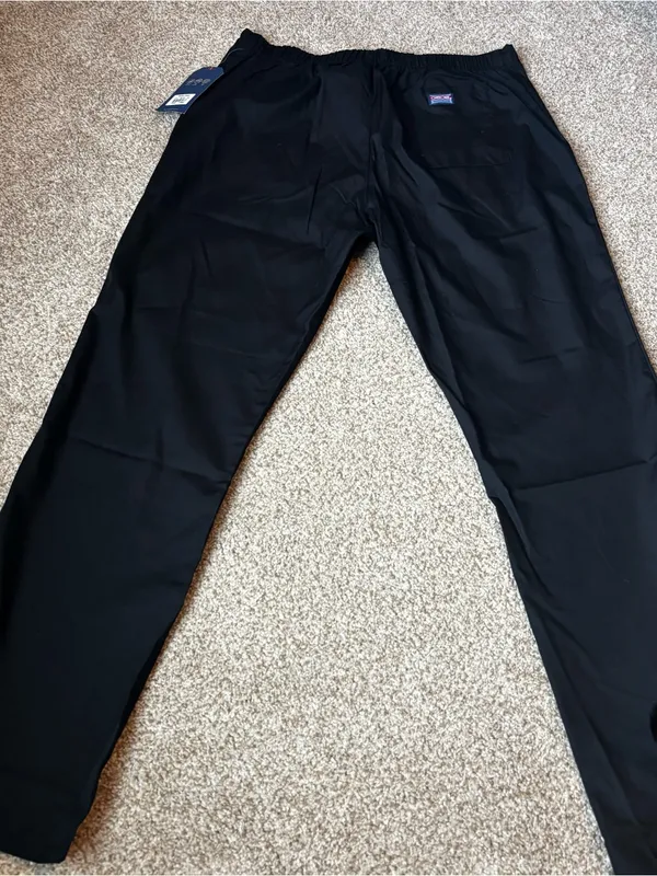 NEW Cherokee Professionals Scrubs Set, Modern Classic Black Size M (run big!!) - Image 10