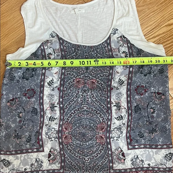Maurices White and Blue Paisley Tank Top with handkerchief edge - Image 5