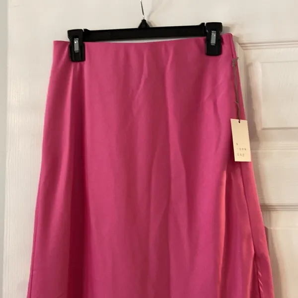 A New Day Elegant Pink Maxi Skirt size S length 30” waist 28”elastic brand new - Image 2