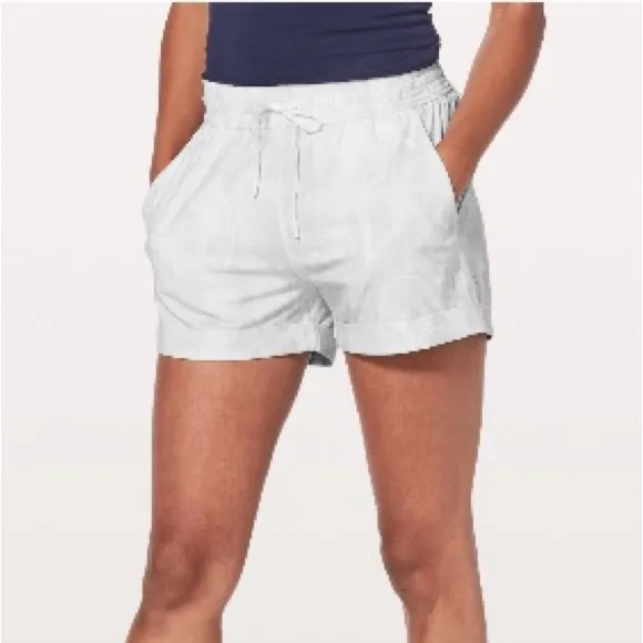 Lululemon Shorts. Spring Break 31/2”. NWOT - Image 3