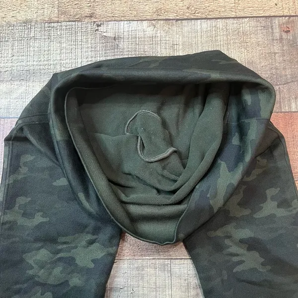 SPANX Women's Army Green Camo High Waisted Look At Me Now Leggings Sz M - Image 5