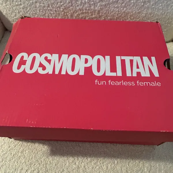 Cosmopolitan Glossy Black Heels - Image 6