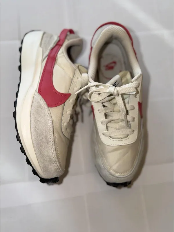 Size 7 US Women’s Nike Waffle Debut Women's Running Shoes Sail Black Aster Pink - Image 5