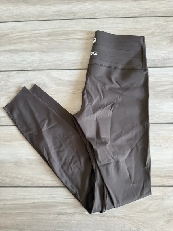 OQQ Seamless High Waist Butt Liftings Yoga Leggings Brown Medium NWT IN PKG - Image 4