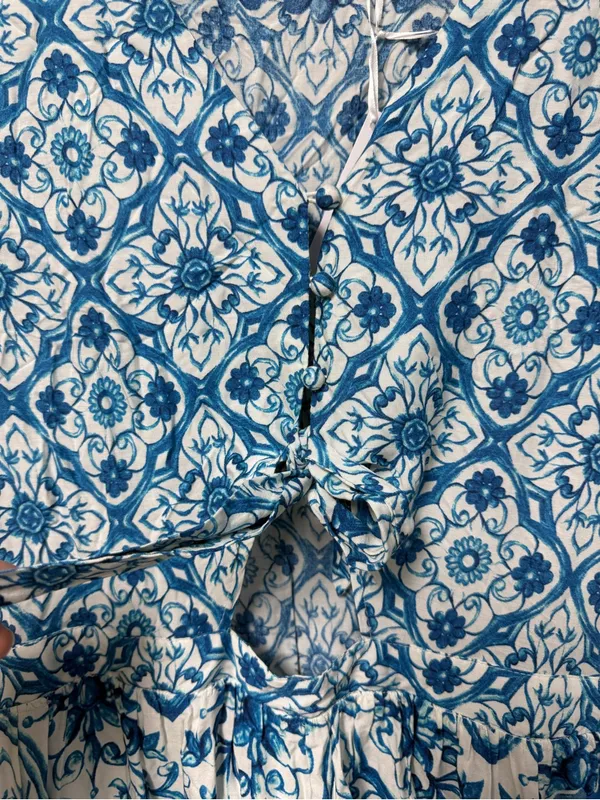 entro Blue and White Floral Tile Print Dress - Image 2