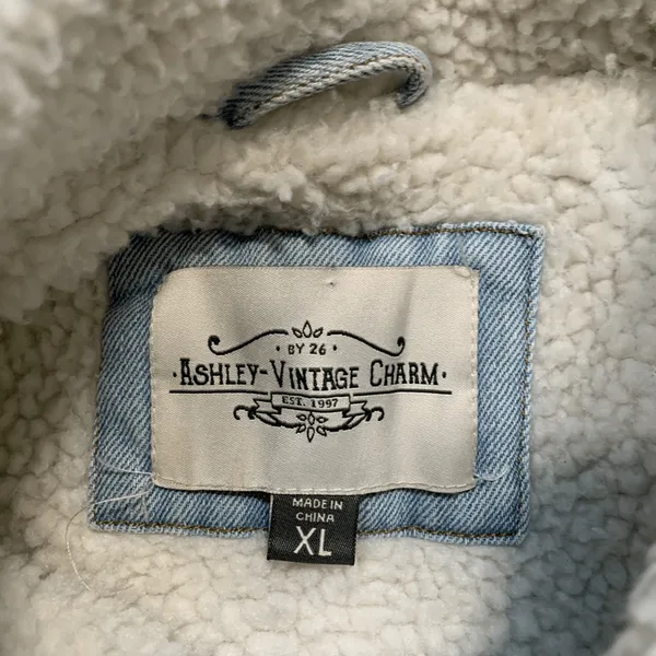 Ashley Vintage Charm Light Wash Sherpa Collar Denim Trucker Jacket Women’s‎ XL - Image 11