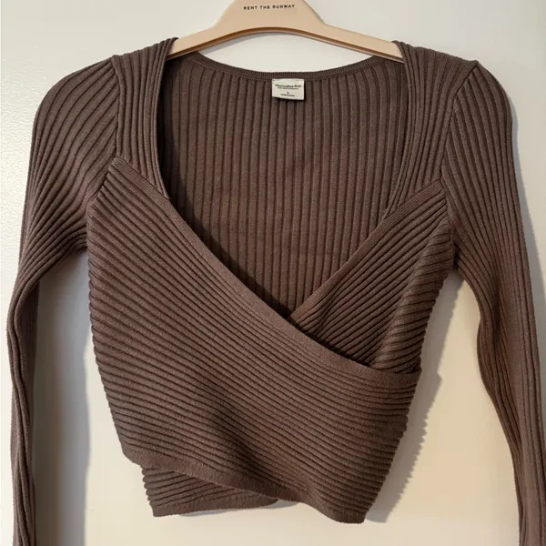 Abercrombie & Fitch Soft AF Collection Brown Cropped Ribbed Crossover Sweater - Image 5