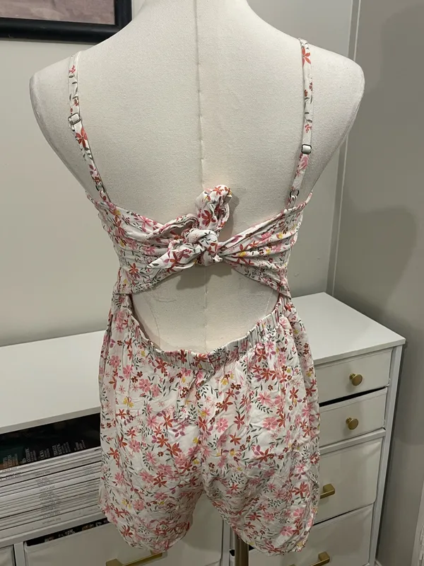 Aeropostale Floral Romper (M) - Image 2