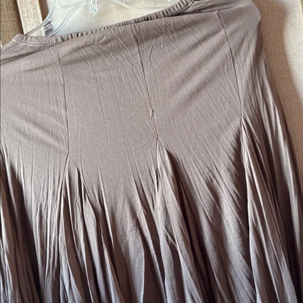 Elegant lined godet style Women's Skirt small - Image 2