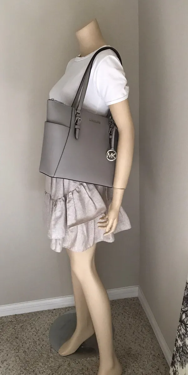Michael Kors Purse - Image 8