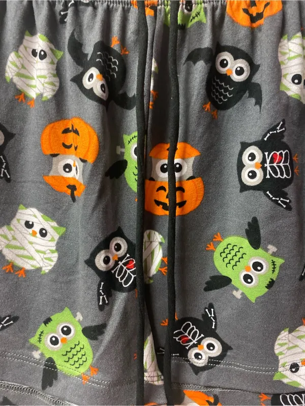 Sweet Dreams Gray Halloween Owl & Pumpkin Lounge Shorts with Green Accents - Image 2
