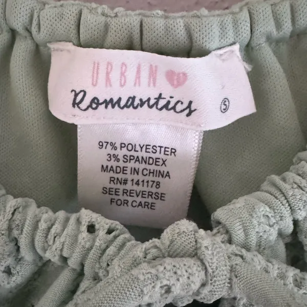 NWT URBAN Romantics Size S Light Green Eyelet Ruffle Top - Image 4