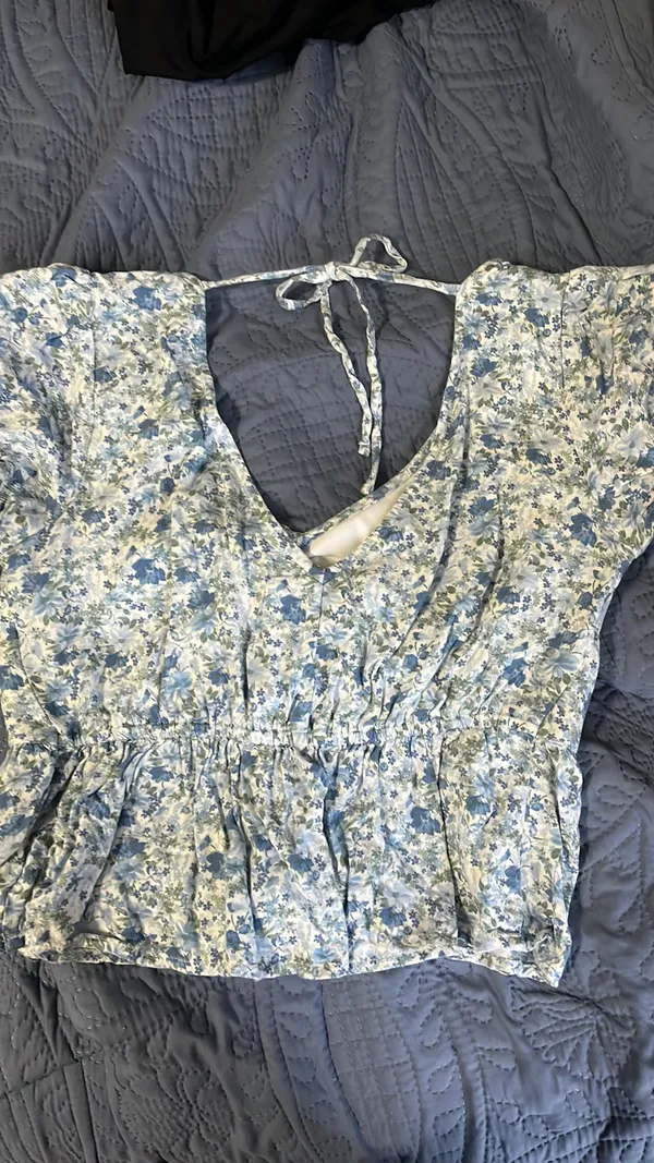 Hollister Babydoll Top Floral - Image 2