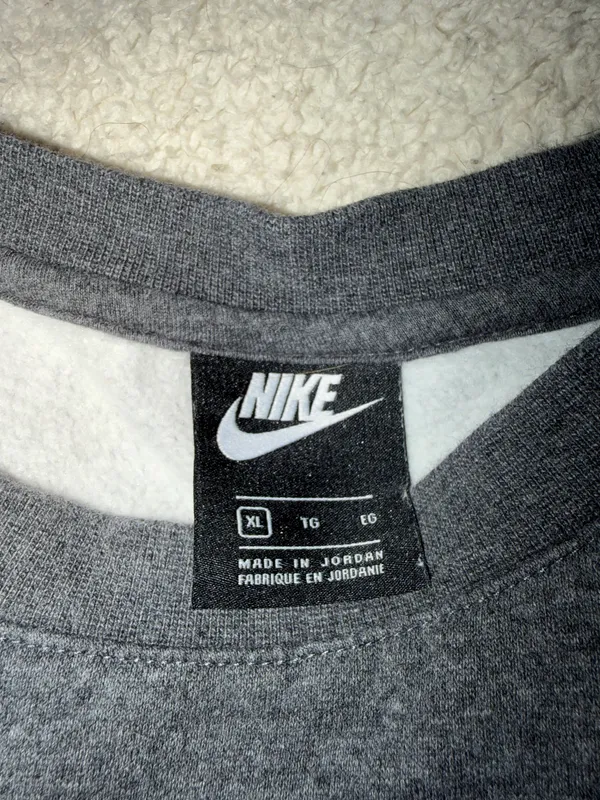 Nike Crewneck Sweatshirt - Image 3