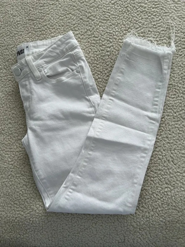 Paige Low Rise Verdugo Crop w/Raw Hem Stretch Jeans Artica White Size 24 - Image 4