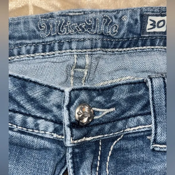 EUC Miss Me Boot Cut Jeans with Cross Embellishment size 30 x 30 - Image 6