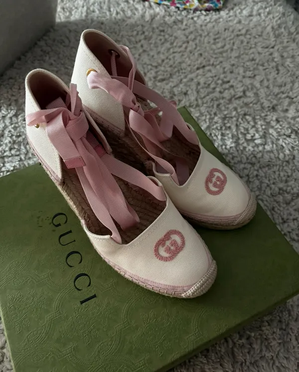 AUTHENTIC Gucci Espadrille Wedges Pink and Cream - Image 2