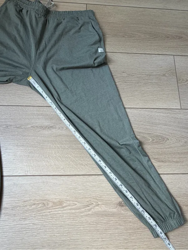 Vuori Boyfriend Jogger Sage Green Drawstring Sweat Pants Size Medium - Image 6