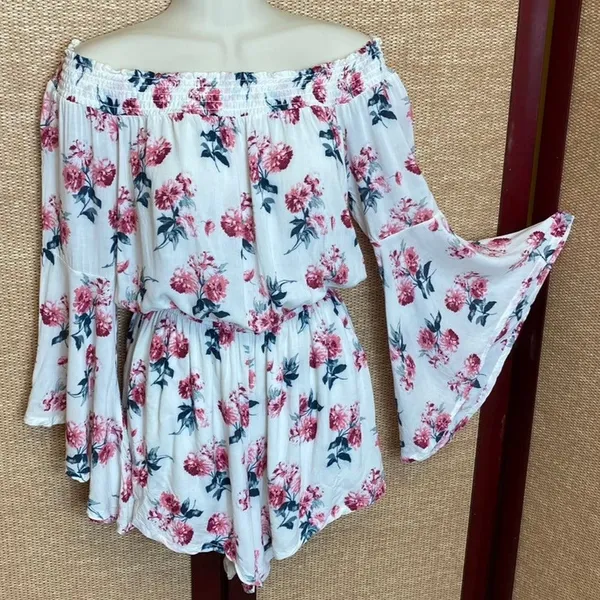 Abercrombie & Finch Ivory floral off shoulder rayon bell sleeve romper Size M - Image 2
