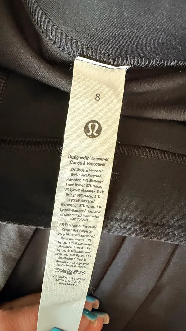 Lululemon The lighting isn’t the best but this is a black skirt with no fading and tag intact with no wrinkle - Image 2