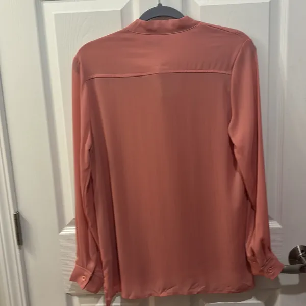 NWT ACEVOG chiffon blouse with tie collar size small Pink - Image 8