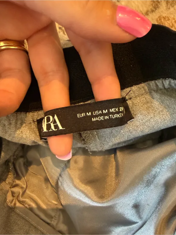 Zara Black and Gray Lined Skirt - Image 7