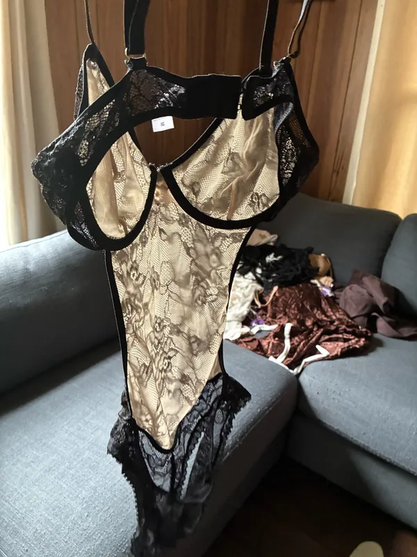 Red Saks Fifth Ave Fredrick's of Hollywood lingerie bodysuit size medium So Pretty! - Image 6