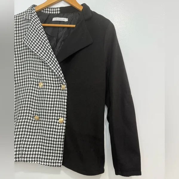 Elegant Black and White Houndstooth Midi Coat - Image 5