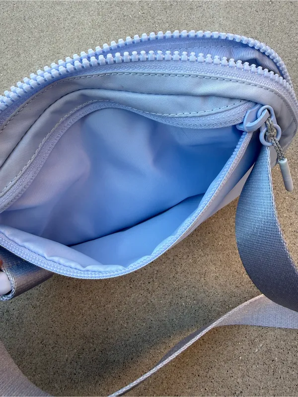 Lululemon Light Blue Adjustable Waist Front Pack Multi-Pocket Athleisure - Image 6