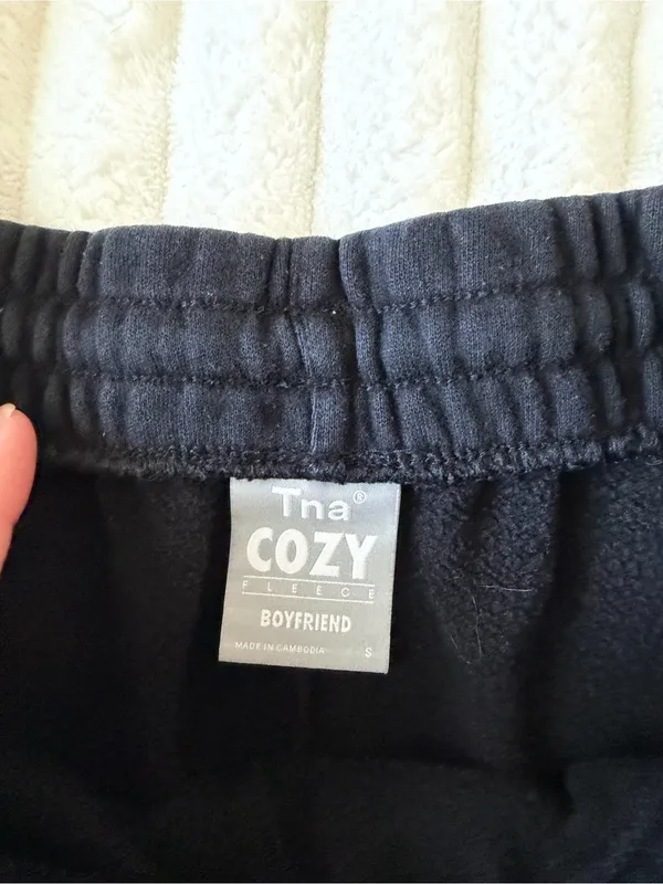 Aritzia TNA Cozy Black Jogger Boyfriend fleece Sweatpants - Image 6