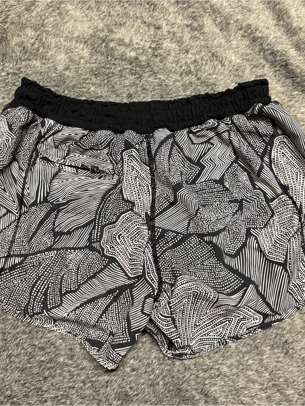 lululemon athletica Black & White Printed Women's Athletic Shorts - Image 6