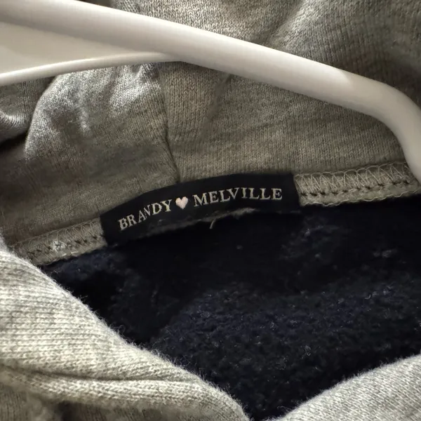 Brandy Melville Hawaii Christy Hoodie - Image 3
