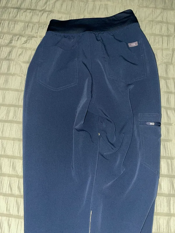 FIGS Jogger Scrub Pants - Image 2