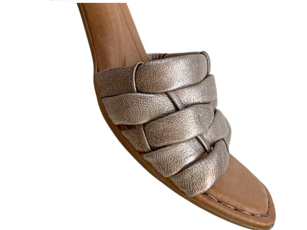 EUC Born Leather Shonie Heeled Sandals Gold Size 8 Retail $130.00 - Image 5