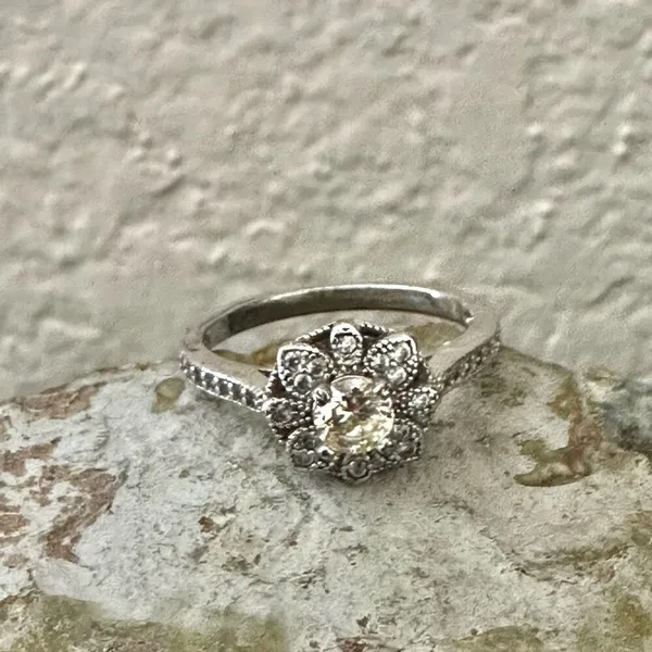 Vintage-Style Filigree Halo Ring with Pale Yellow Center Stone - Image 5