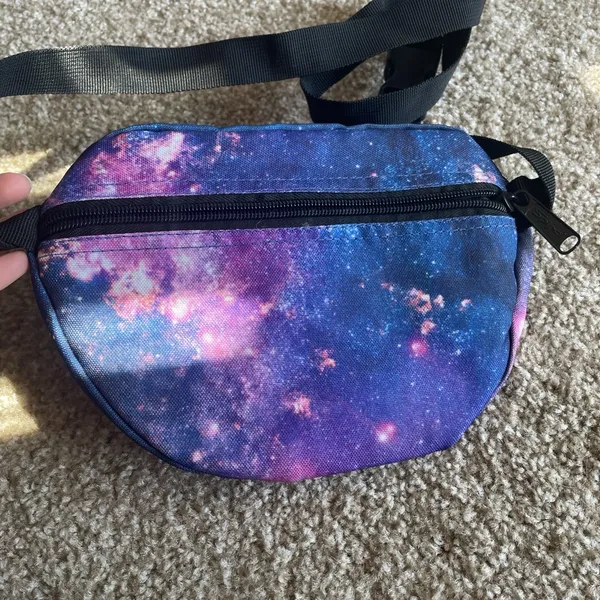 NEW iHeartRaves Fanny Pack - Image 2