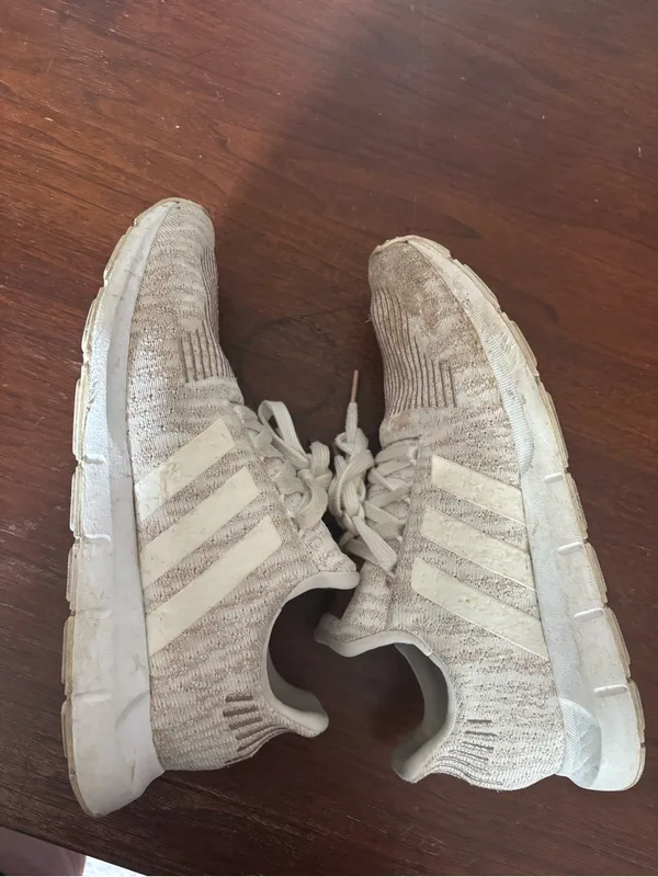 Adidas women’s swift run sneakers size 7.5 women’s - Image 5