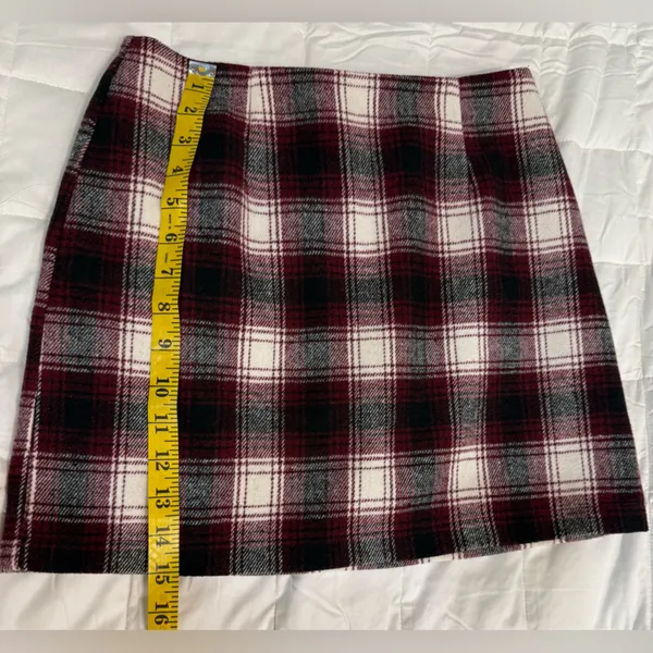 FOREVER 21 Plaid Mini Skirt. Flannel Colors of wine, black, and white. S - Image 6