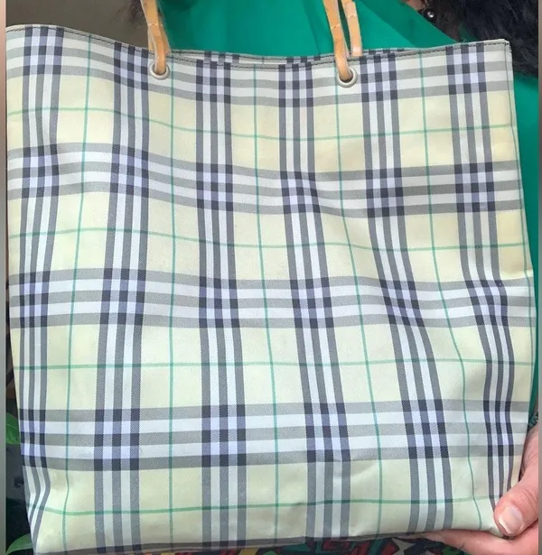 Authentic VINTAGE BURBERRY Checkered medium long tote - Image 10