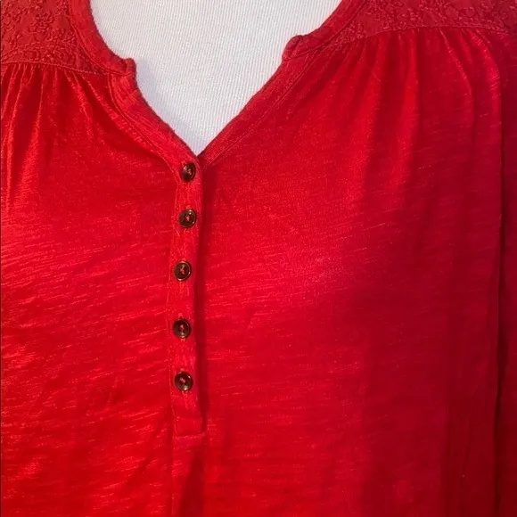 🎀 3/$20 Gap women’s small Henley‎ red knit blouse - Image 2