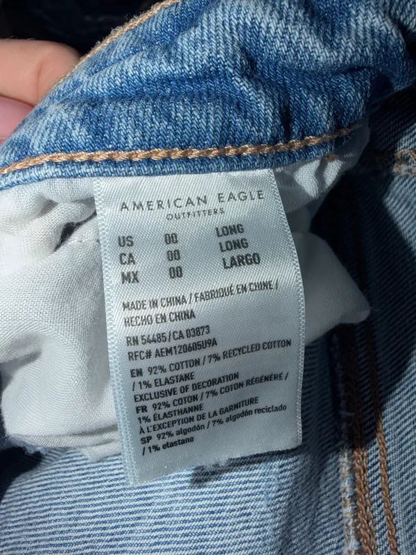 American Eagle Mom Jeans - Image 4