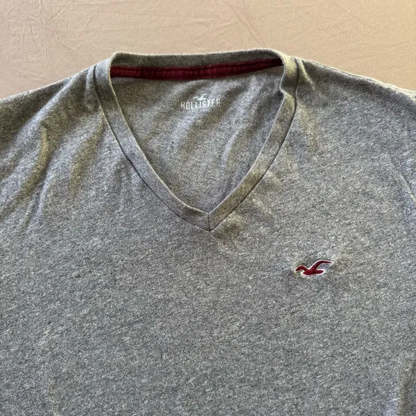 Hollister Basic V-Neck Tee - Image 4