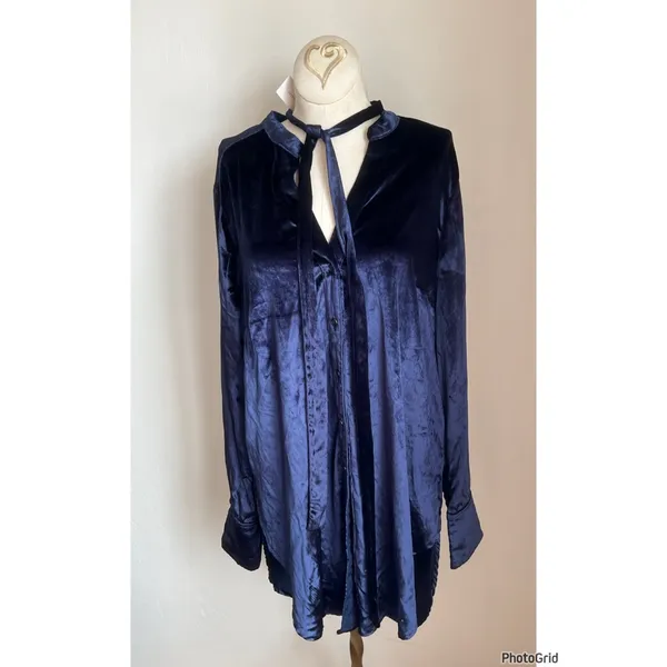 Anthropologie Navy Blue Velvet Tie Top Size 14 New With Tags - Image 3