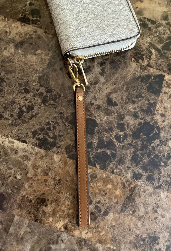 Michael Kors Wallet - Image 4