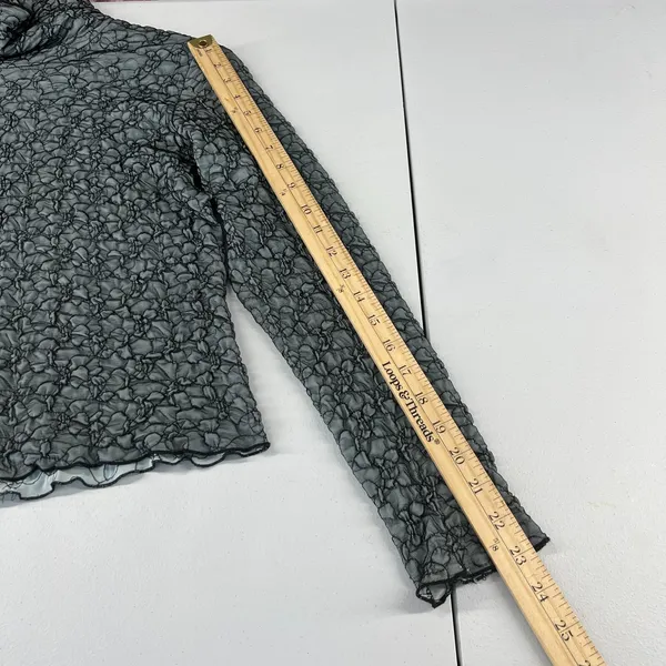 Sno Skins Crop Top Womens Medium Black Lace Sheer Detail Turtle Neck Ski Outdoor - Image 11