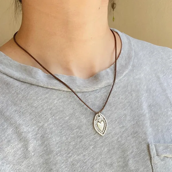 Handmade vintage antique goth style heart necklace 🙏❤️ - Image 3
