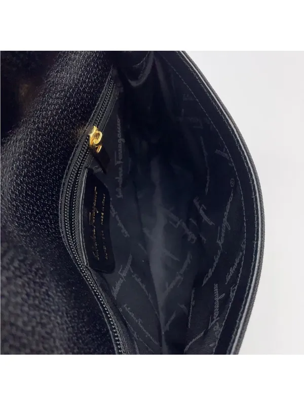 Salvatore Ferragamo Black nylon/leather Shoulder Bag with Gold Hardware - Image 10