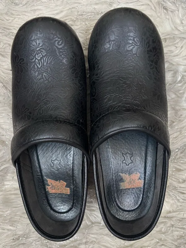 Dansko Black Floral-Embossed Women’s Leather Professional‎ Clogs Size 36 - Image 11
